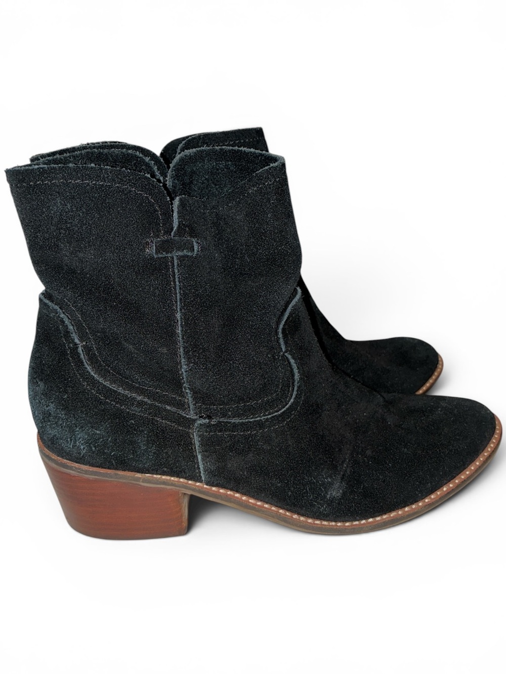 Dolce Vita soft suede pull on ankle boots. Wood heel, rubber sole. Like new. 8.5